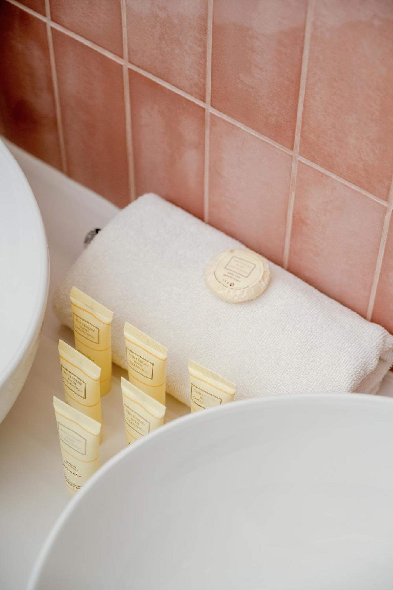 Elegancki Z Parkingiem Blisko Starego Miasta By Renters Apartamento Breslavia