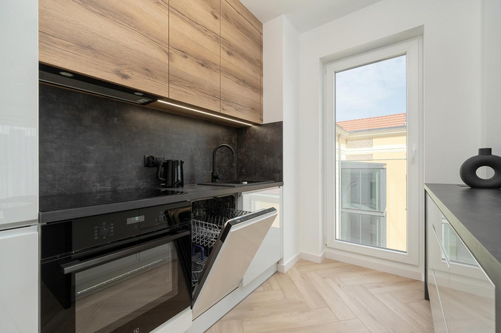 Elegancki Z Parkingiem Blisko Starego Miasta By Renters Apartment