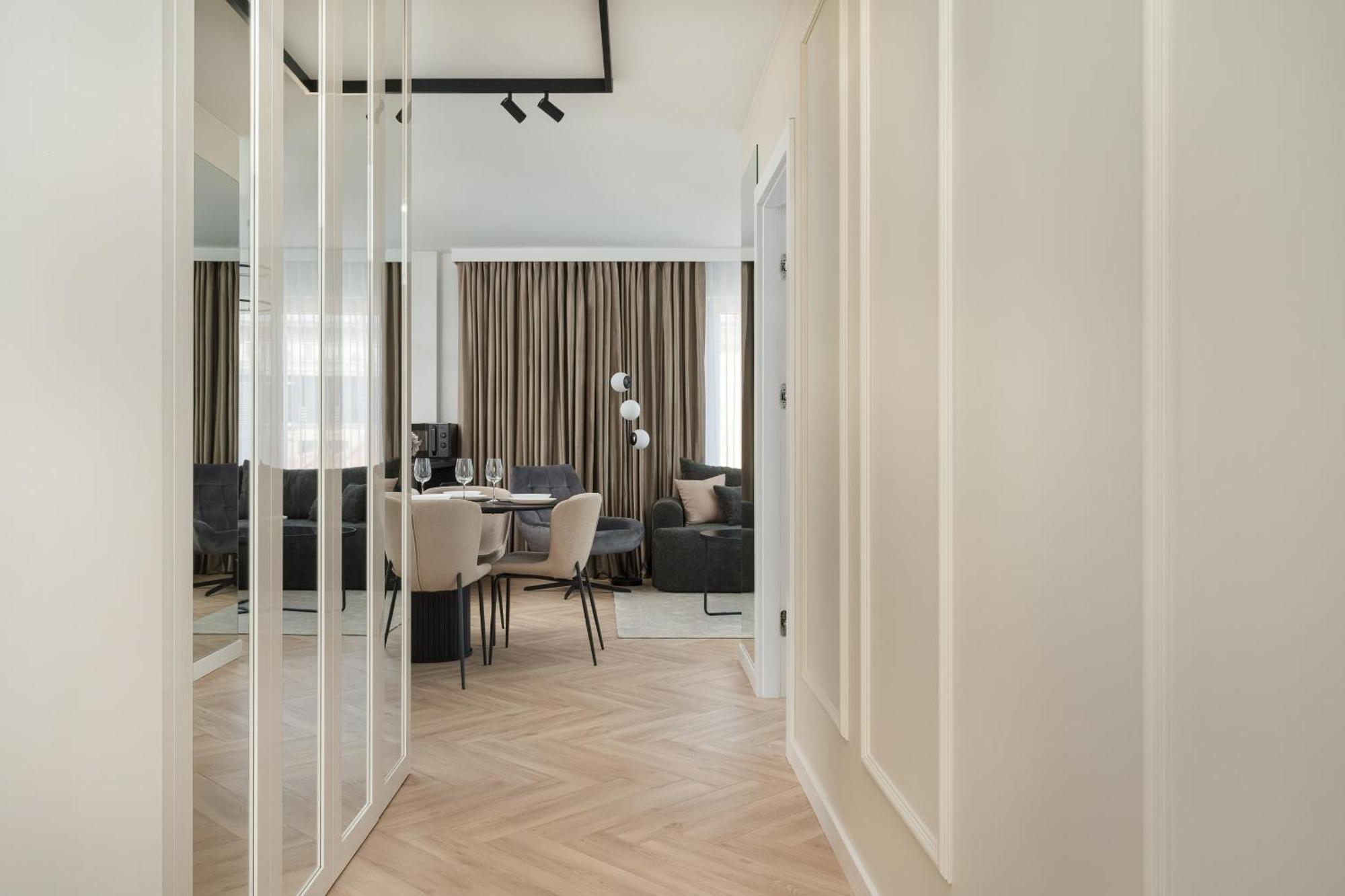 Apartment Elegancki Z Parkingiem Blisko Starego Miasta By Renters Wroclaw