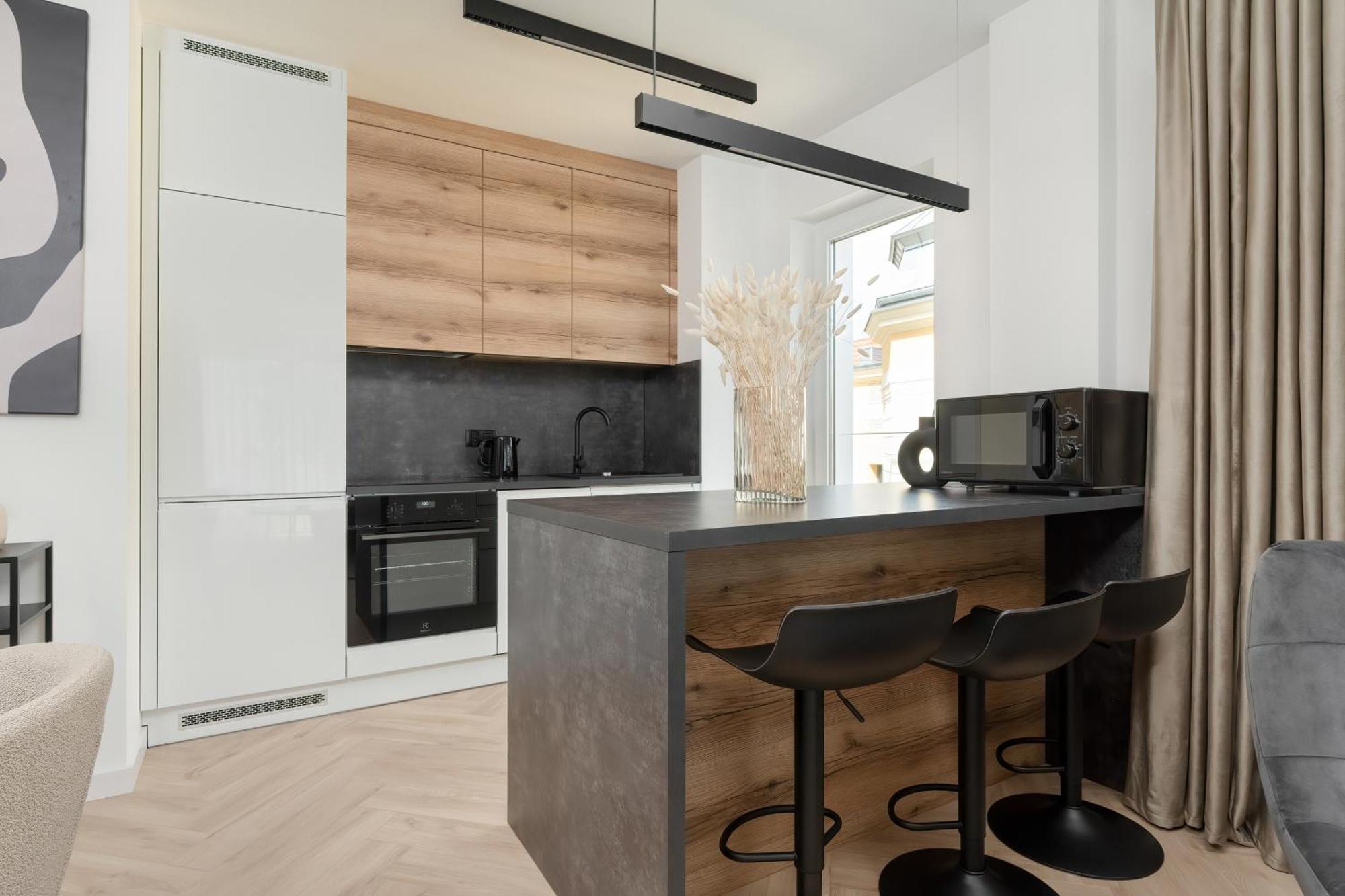 Elegancki Z Parkingiem Blisko Starego Miasta By Renters *